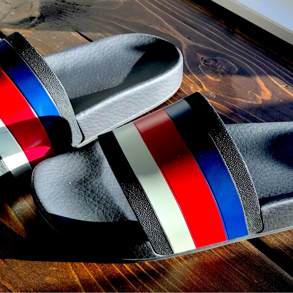 Authentic Gucci slides Mens 7 or woman’s 9